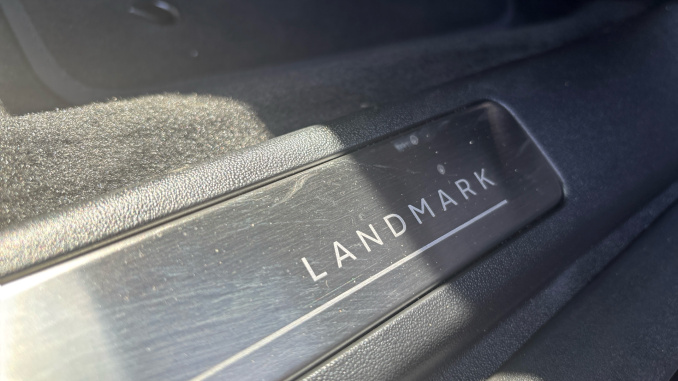 Land Rover Discovery Sport 2.0 D200 Landmark 5dr Auto [5 Seat] Diesel Station Wagon - Image 36